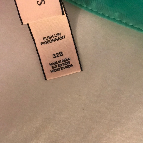 Victoria’s Secret t shirt push up bra - Picture 3 of 3